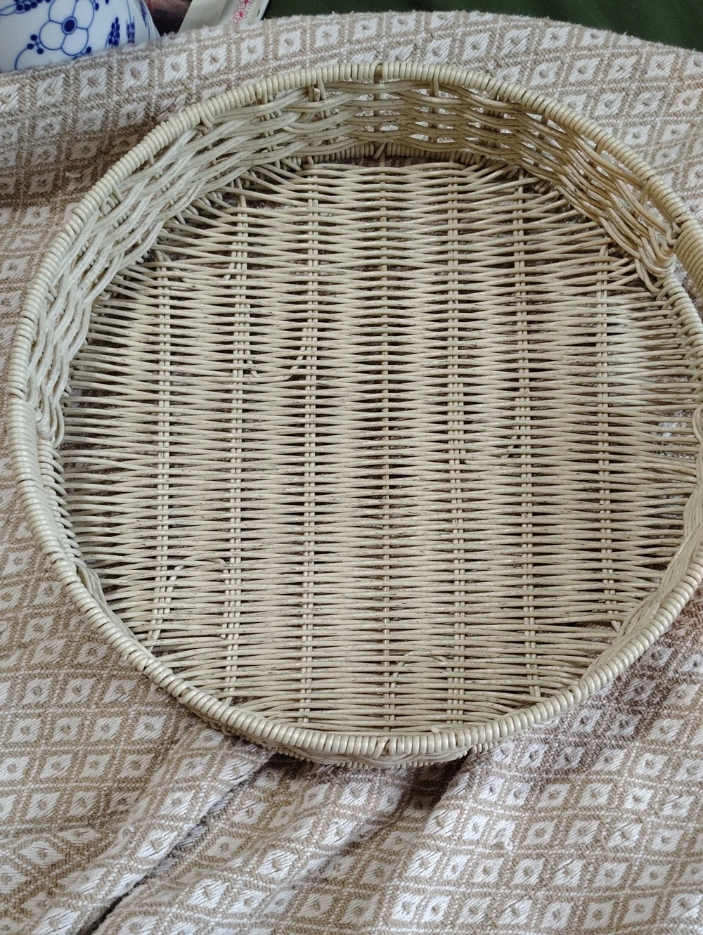 Cream Wicker Round Serving Tray 13